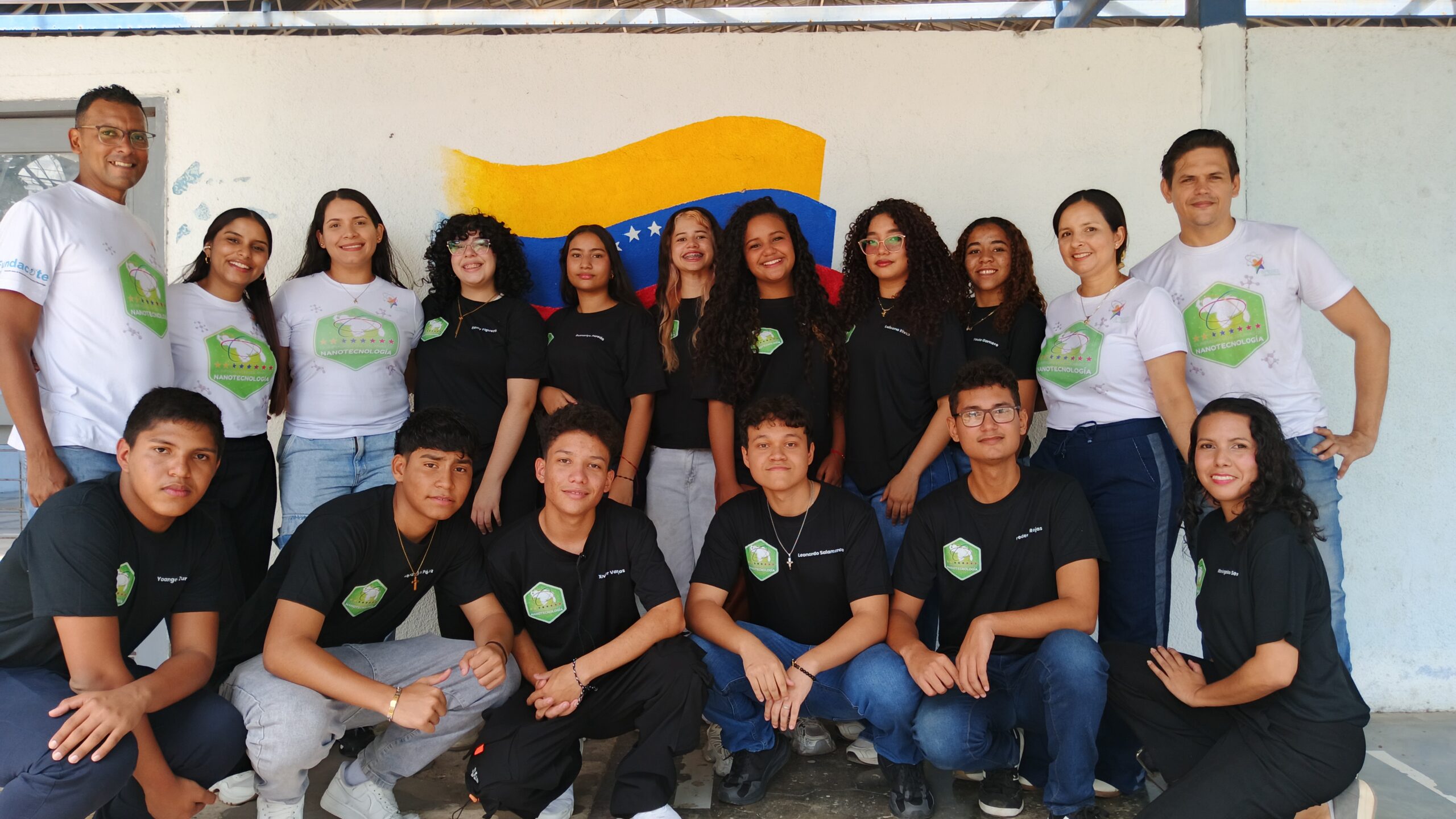 Jóvenes de Sucre avanzan a la Fase Nacional de las Olimpiadas de Nanotecnología