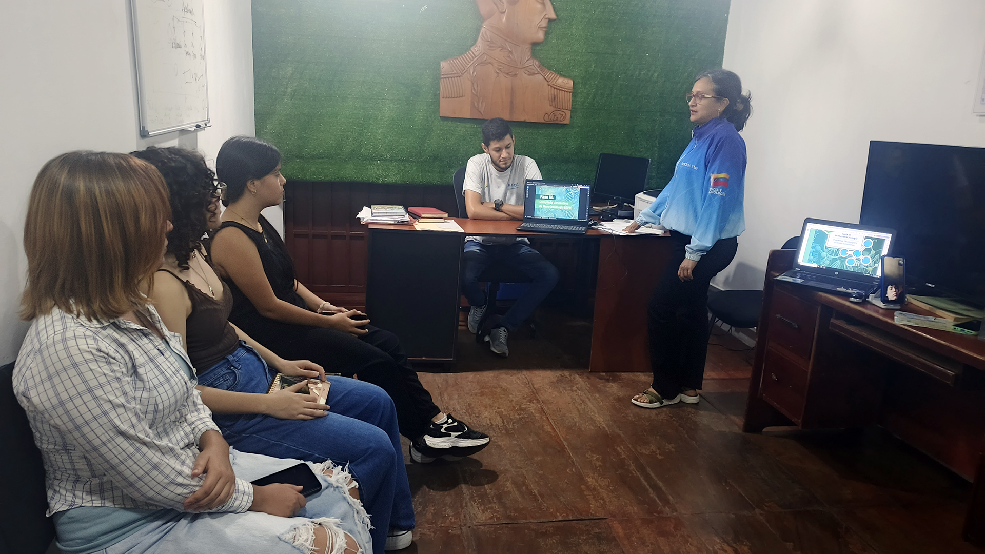 Jóvenes de Portuguesa se preparan para la Olimpiada Venezolana de Nanotecnología