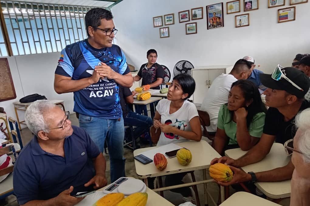 ACAV fortalece capacidades productivas con jornada de Mejoramiento Genético del Cacao en Barinas