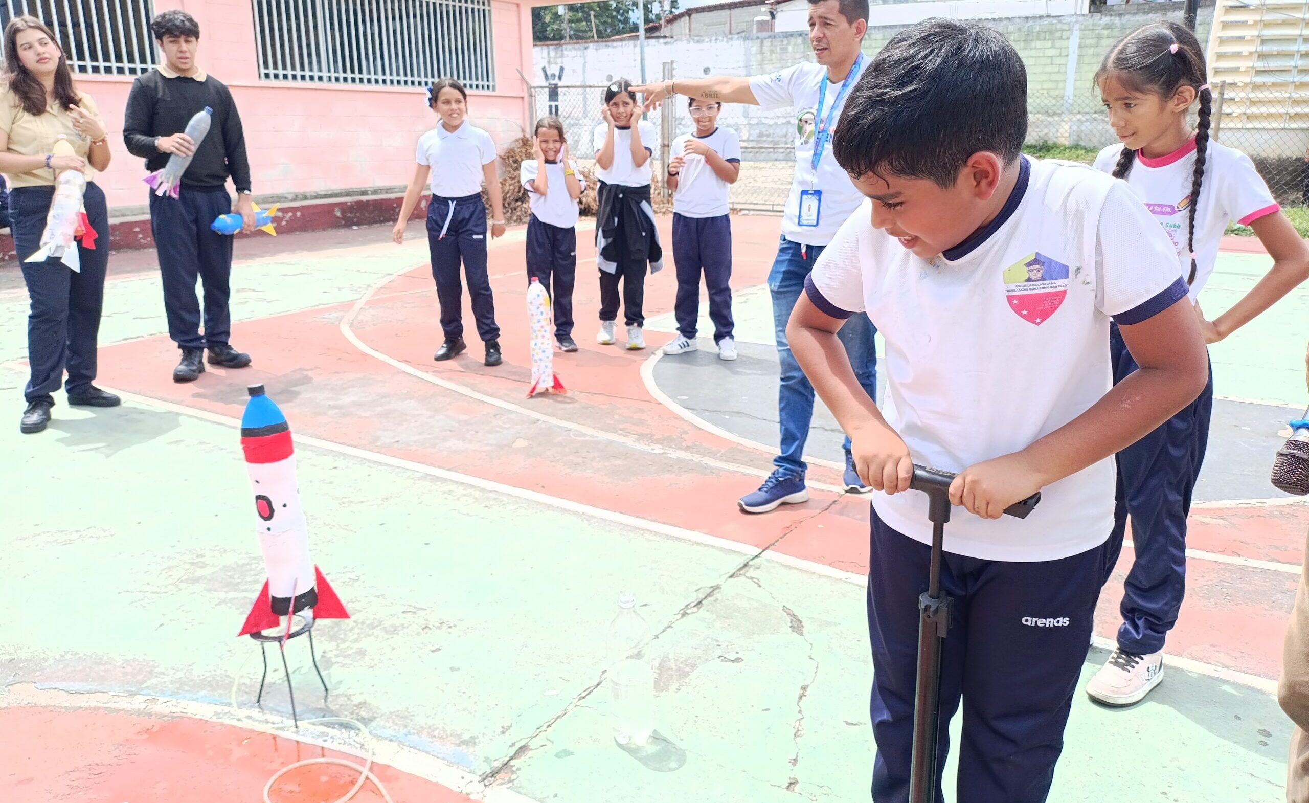 Más de 800 estudiantes celebraron el cierre de la Semana Mundial del Espacio en cuatro estados del país