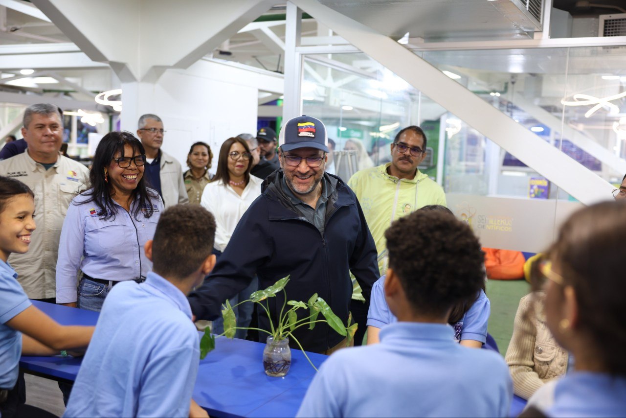 Ministro Yván Gil visitó Centro Didáctico para la Enseñanza de las Ciencias en Aragua