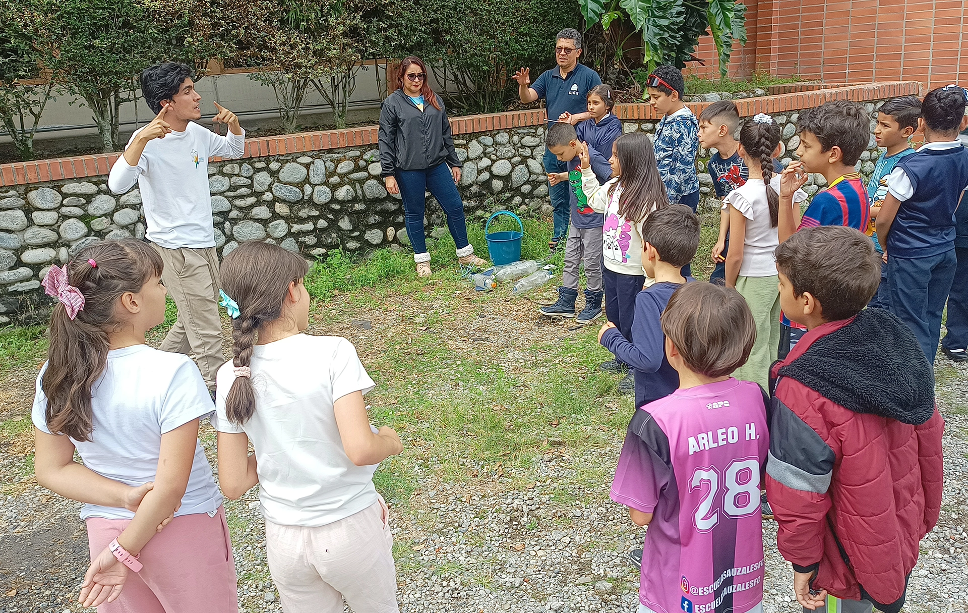 Más de 60 niños y jóvenes se forman en astronomía y robótica en Mérida