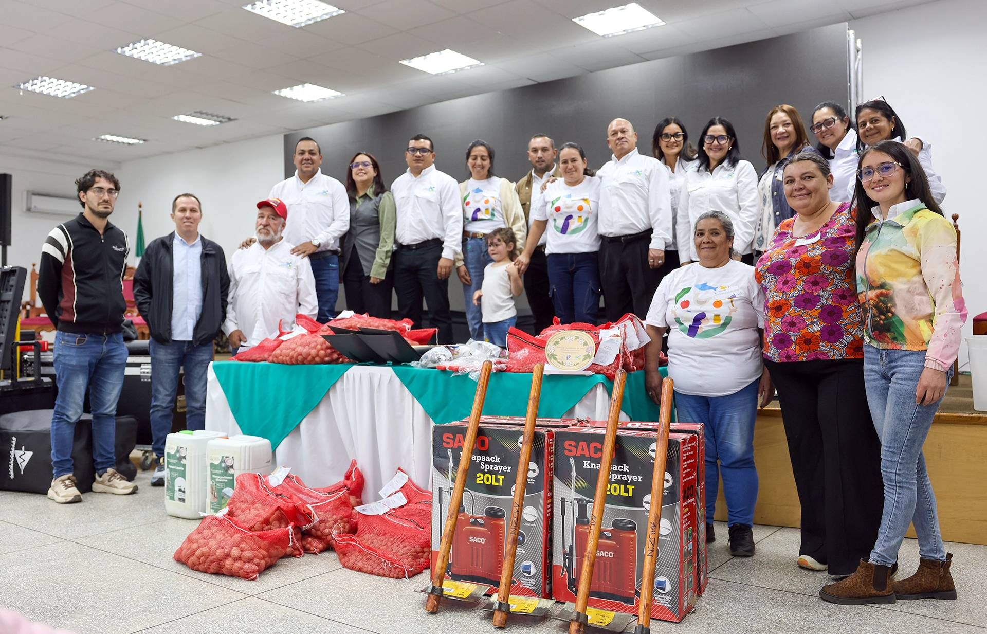 Mincyt entrega 9.740 tubérculos de papas a productoras de Mérida, Táchira y Trujillo