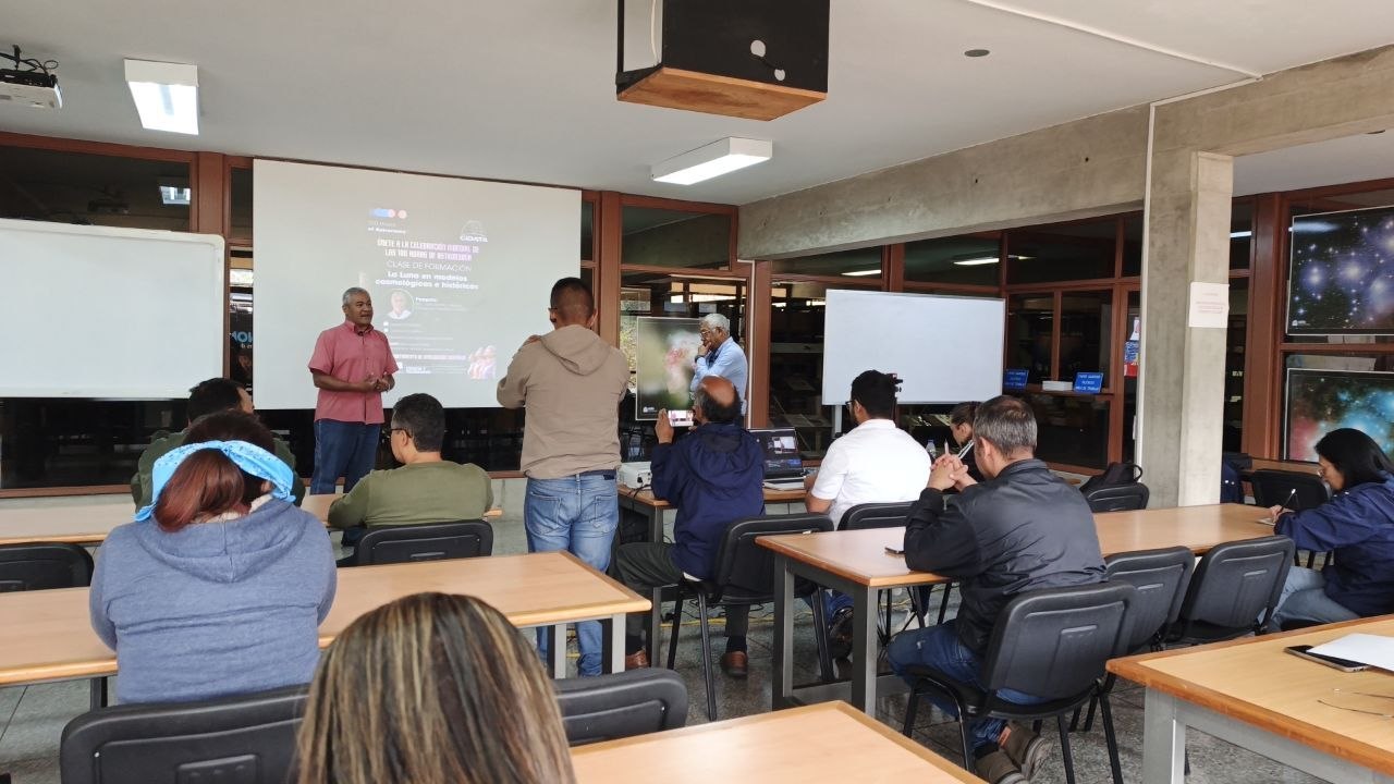 Cidata realiza la charla «La Luna en modelos cosmológicos e históricos»en el marco de las 100 Horas de Astronomía