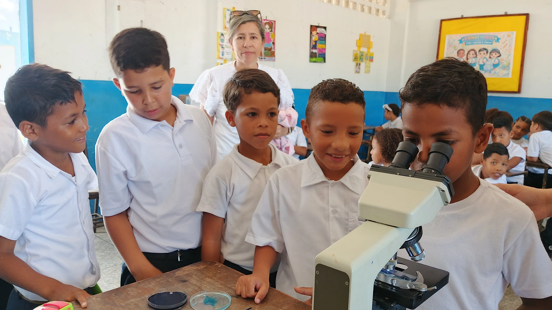 Mincyt atendió a más de 400 niños en jornada científica en Sucre